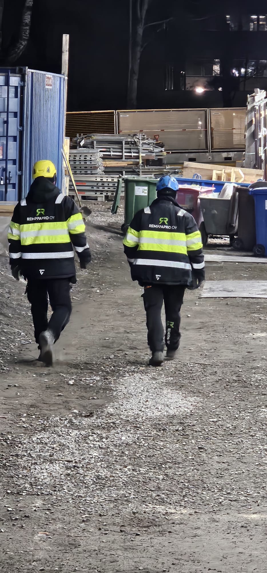 Remppapro Oy:n ammattilaiset rakennustyömaalla