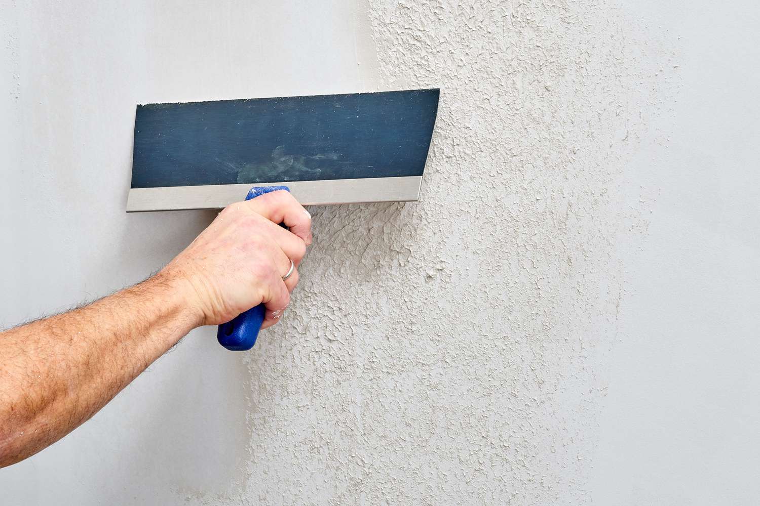 Tasoitus- ja maalaustyöt